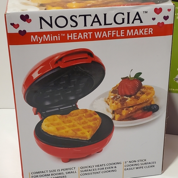 Dorm Kitchen Starter Bundle Heart Waffle Maker Silicone Utensils & Cutting Board - Picture 4 of 8
